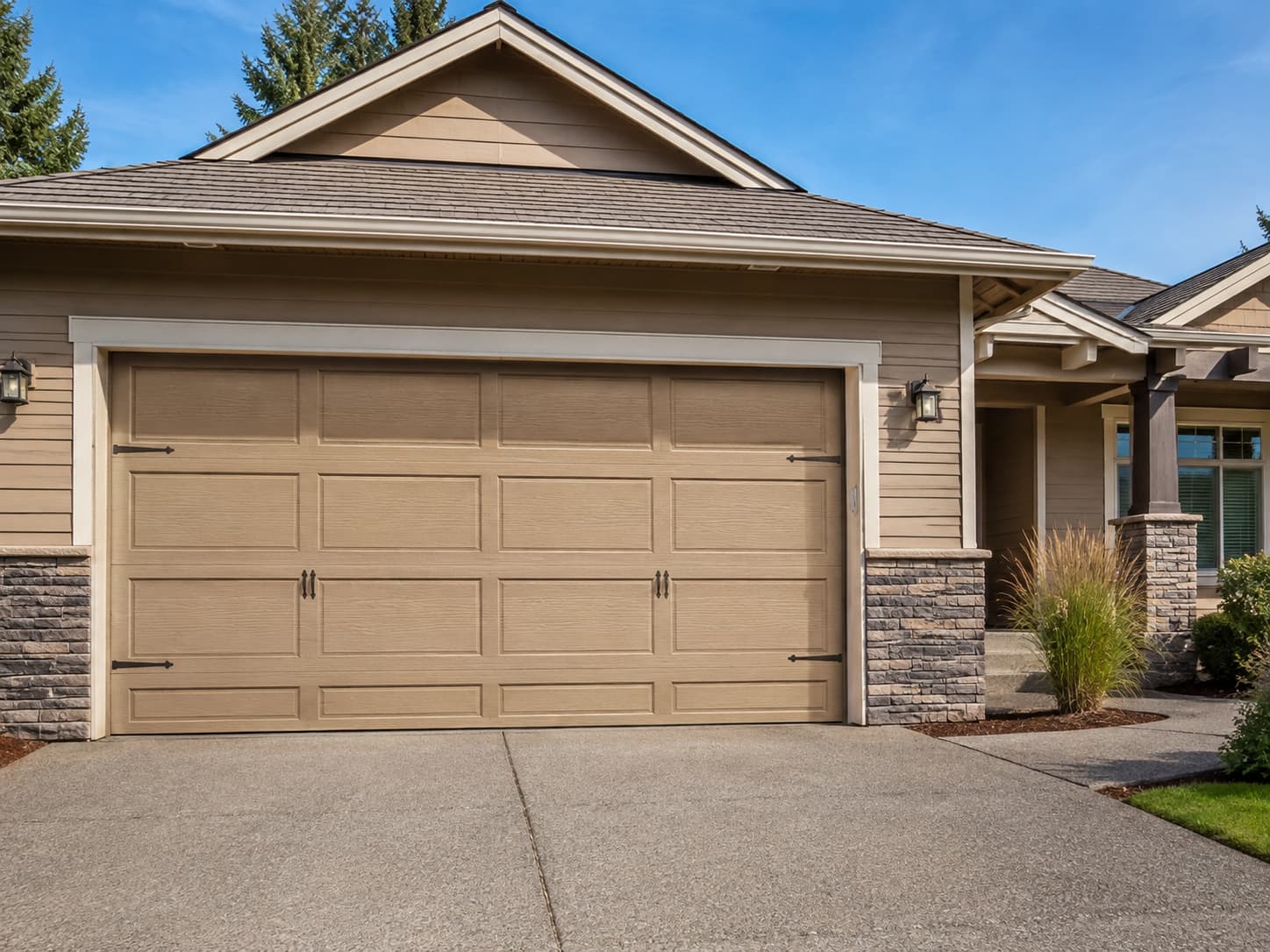 Amarr Oak Summit carriage house garage door on a Spokane home